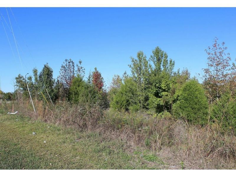 2 Kirkpatrick Rd, Burlington, NC 27215