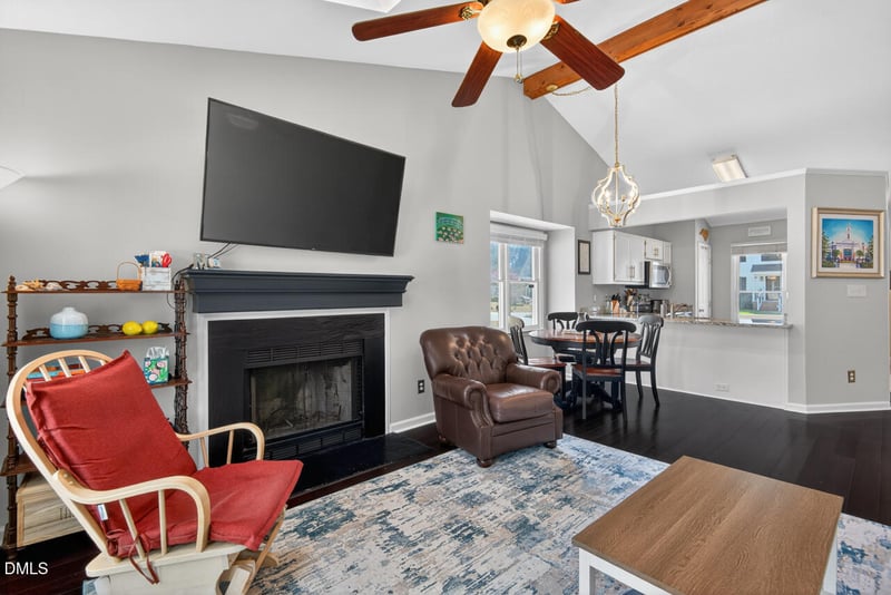 2 Mattie Ct, Durham, NC 27704