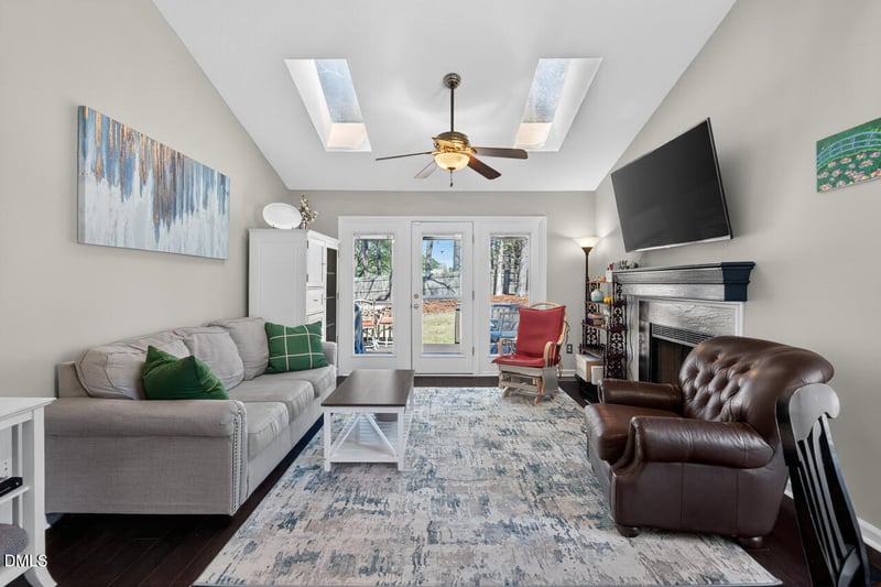 2 Mattie Ct, Durham, NC 27704