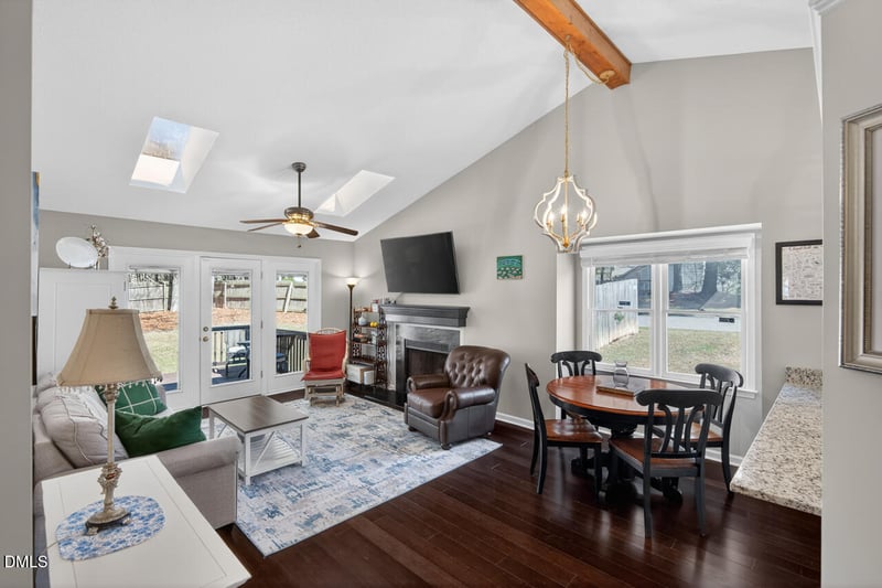 2 Mattie Ct, Durham, NC 27704