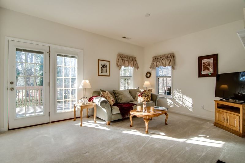 2 Mccarthy Ct, Durham, NC 27712