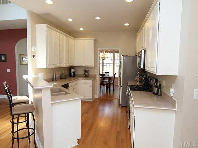 2 Montcrest Dr, Durham, NC 27713