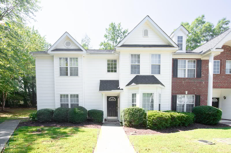 2 Moorefield Ct, Durham, NC 27705