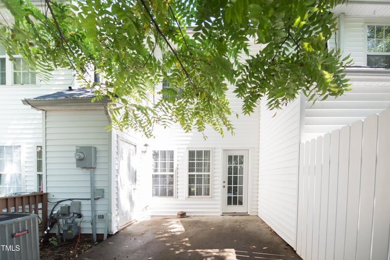 2 Moorefield Ct, Durham, NC 27705