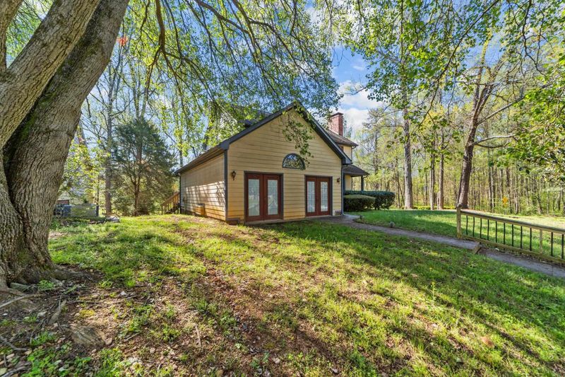 2 Pedestal Rock Ln, Durham, NC 27712