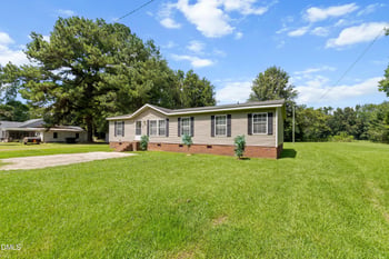 2 Riverview Rd, Erwin, NC 28339