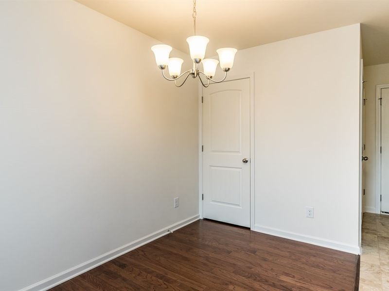 2 Rochambeau Ct, Durham, NC 27704