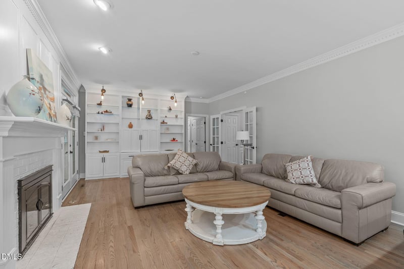 2 Sagamore Pl, Hillsborough, NC 27278