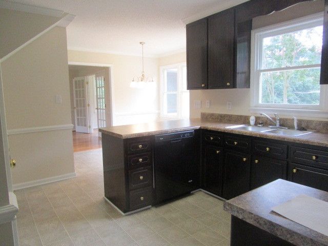 2 Seven Oaks Dr, Clayton, NC 27520
