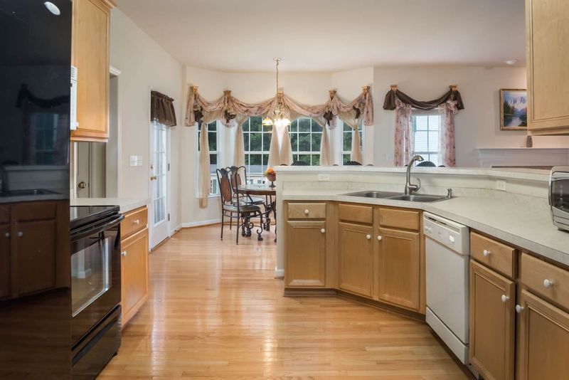 2 Smoketree Ct, Durham, NC 27712