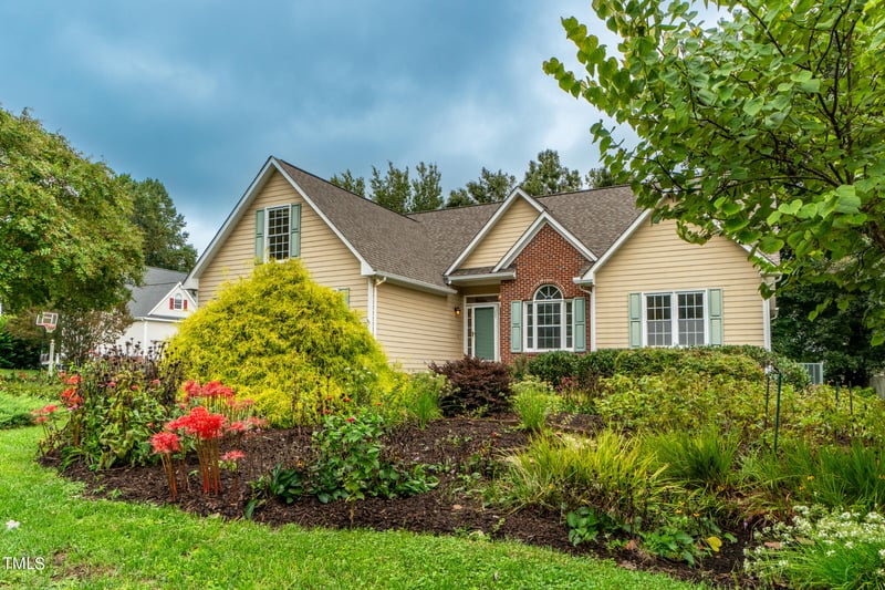 2 Summer Ridge Ct, Durham, NC 27712