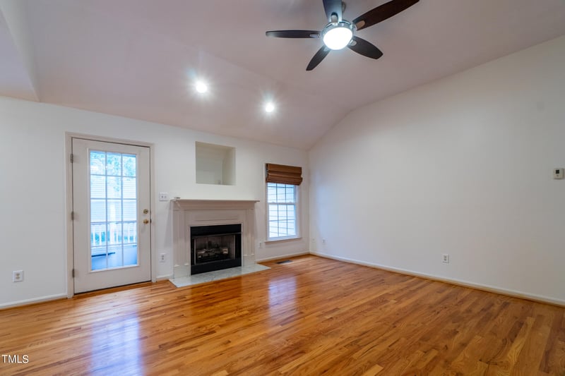 2 Summer Ridge Ct, Durham, NC 27712