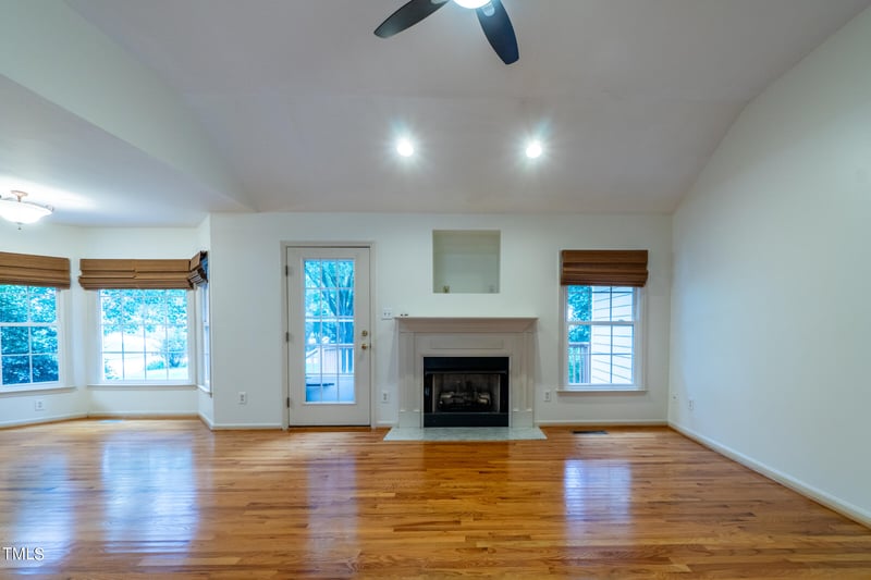2 Summer Ridge Ct, Durham, NC 27712