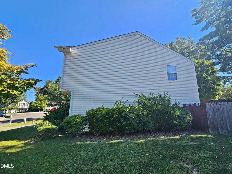 2 Tarrywood Ct, Durham, NC 27703