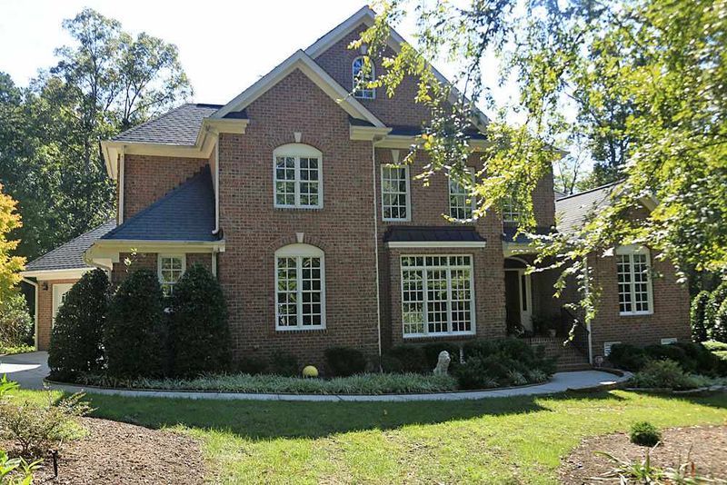 2 Thornblade Ct, Durham, NC 27712