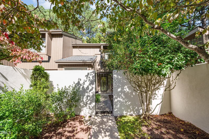 2 Vauxhall Pl, Chapel Hill, NC 27517