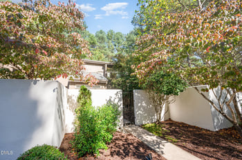 2 Vauxhall Pl, Chapel Hill, NC 27517