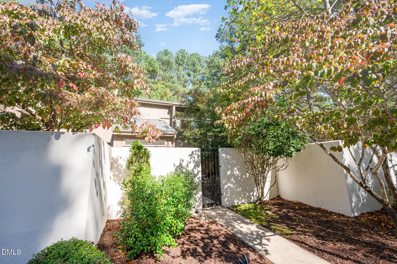 2 Vauxhall Pl, Chapel Hill, NC 27517