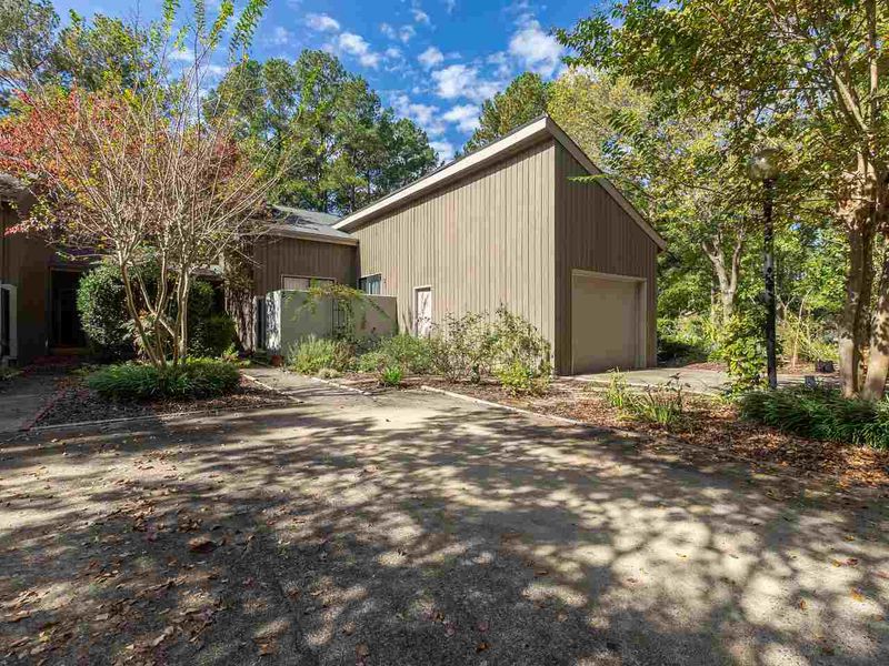 2 Wellesley Pl, Chapel Hill, NC 27517