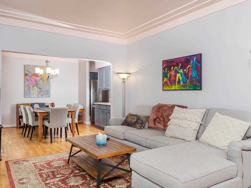 2 Wellesley Pl, Chapel Hill, NC 27517
