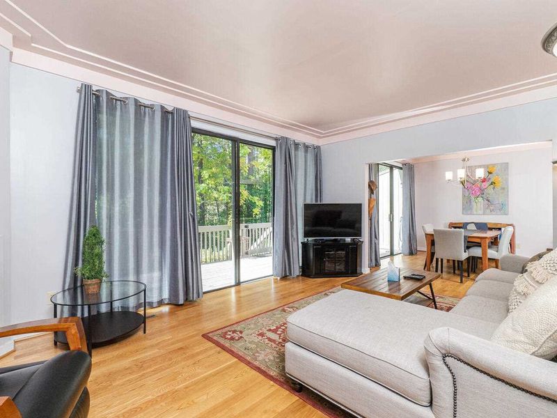 2 Wellesley Pl, Chapel Hill, NC 27517