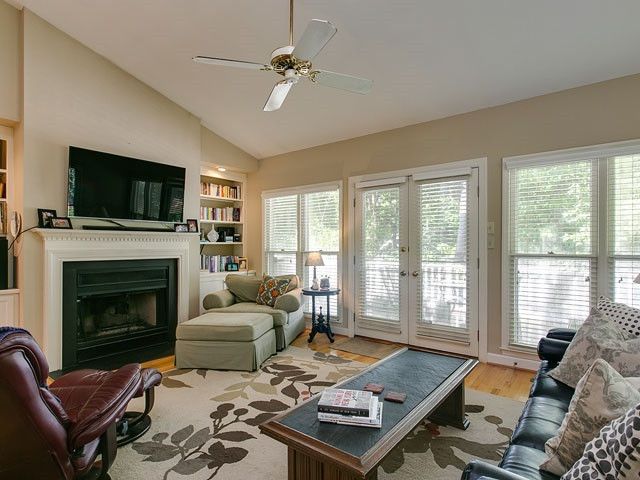 2 Whitburn Pl, Durham, NC 27705