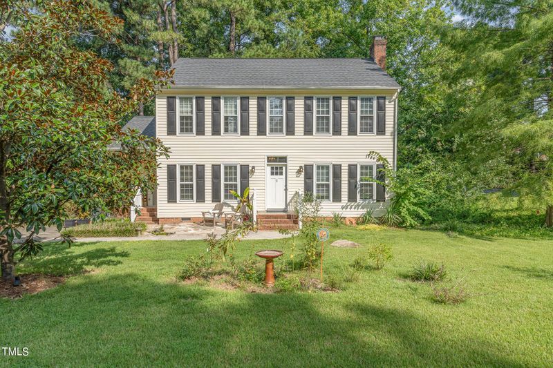 2 Willowspring Pl, Chapel Hill, NC 27517