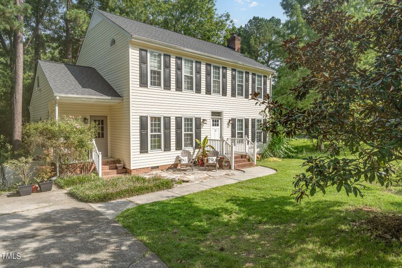 2 Willowspring Pl, Chapel Hill, NC 27517