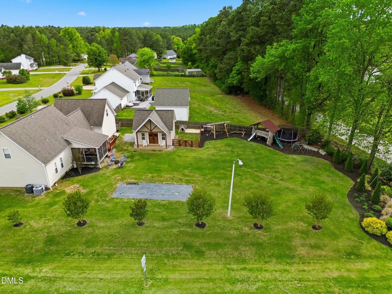 20 Blairwood Dr, Fuquay Varina, NC 27526