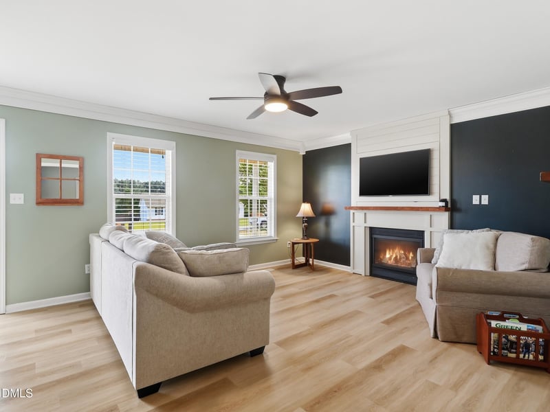 20 Blairwood Dr, Fuquay Varina, NC 27526