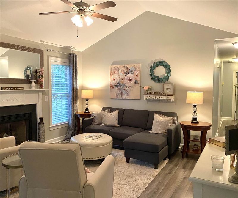 20 Camden Dr, Youngsville, NC 27596