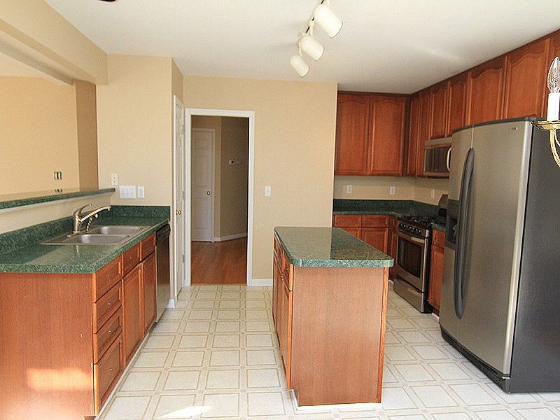 20 Chestnut Bluffs Ln, Durham, NC 27713