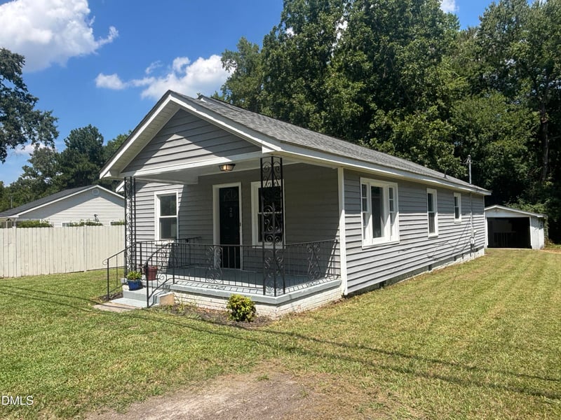20 W Edgerton St, Smithfield, NC 27577