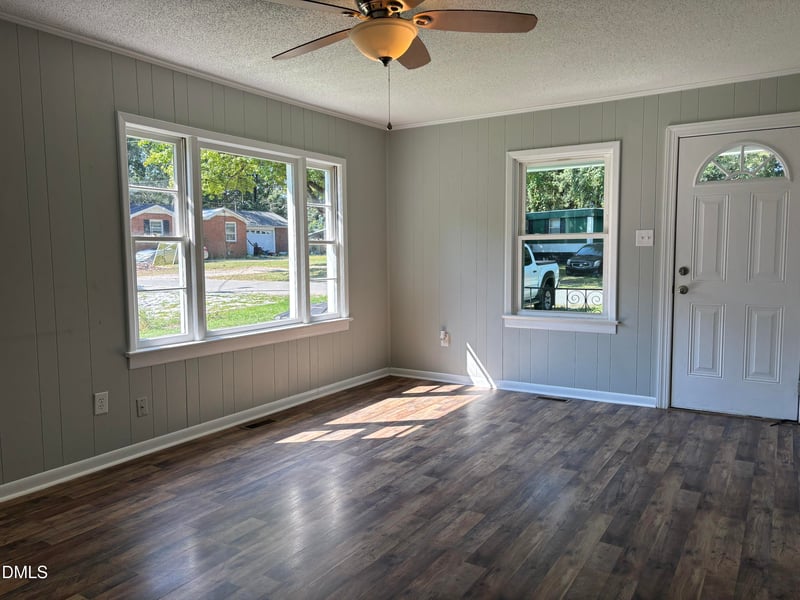 20 W Edgerton St, Smithfield, NC 27577