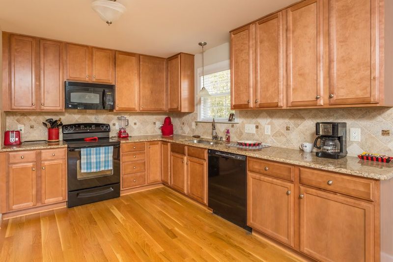 20 W Hackberry Dr, Youngsville, NC 27596