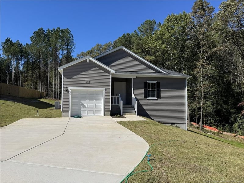 20 Horse Trot Ln, Sanford, NC 27332