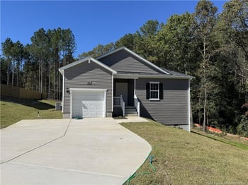 20 Horse Trot Ln, Sanford, NC 27332