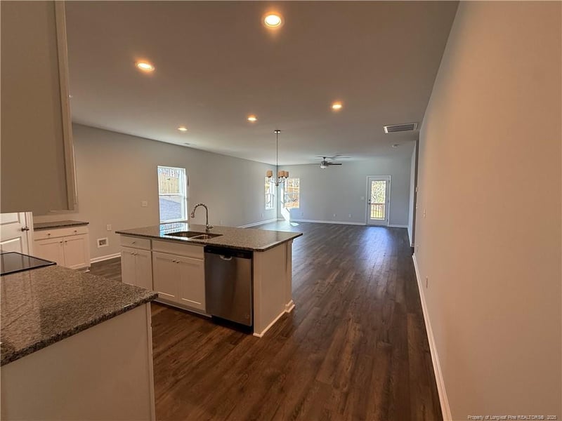 20 Horse Trot Ln, Sanford, NC 27332