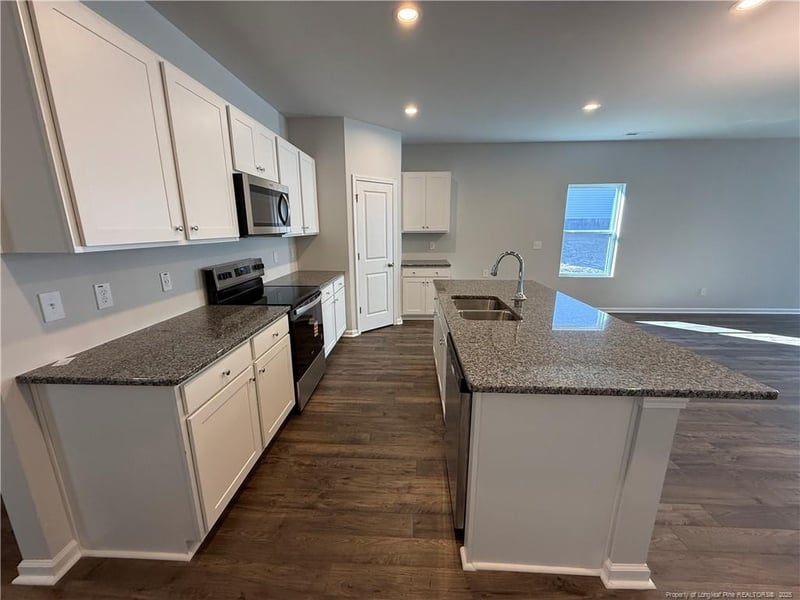 20 Horse Trot Ln, Sanford, NC 27332