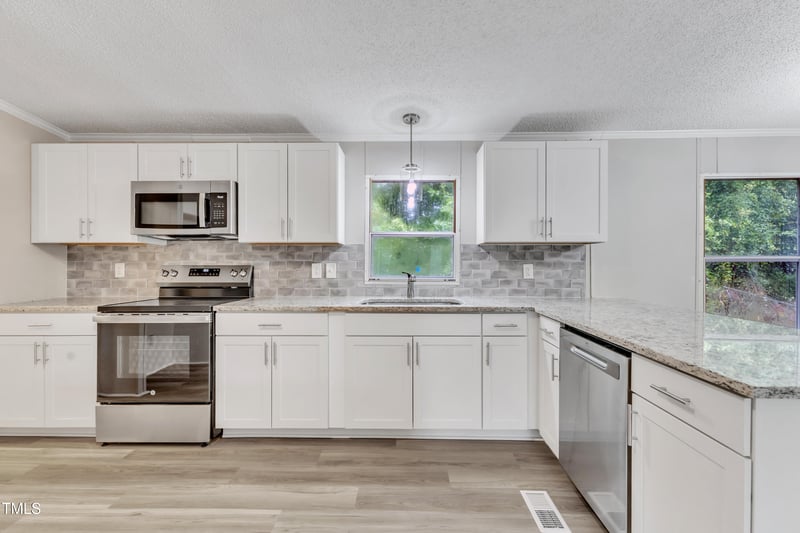 20 S Kelly Ct, Lillington, NC 27546