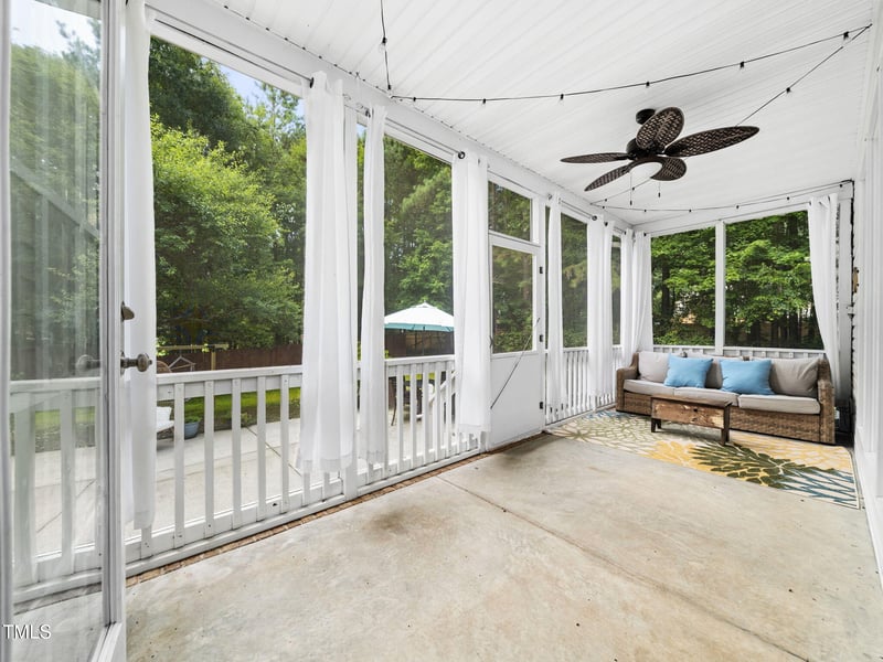 20 Little River Ct, Youngsville, NC 27596