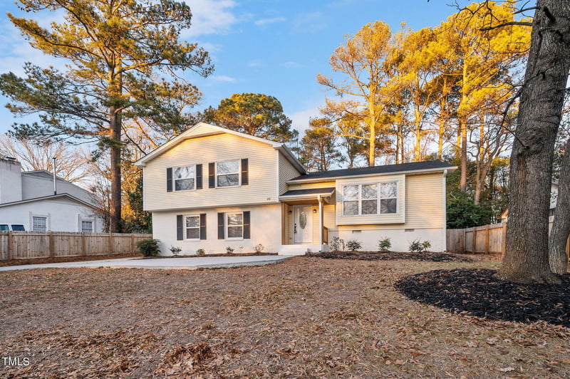 20 Lynn Rd, Raleigh, NC 27609