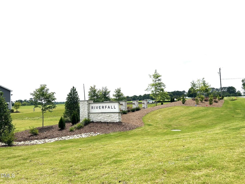 20 Mendenhall Dr, Angier, NC 27501