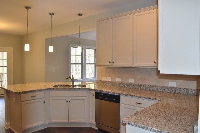 20 Middleton Dr, Zebulon, NC 27597