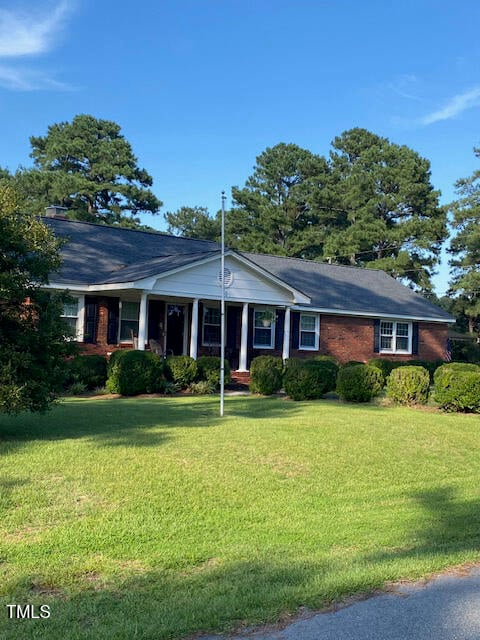 20 Pine St, Lillington, NC 27546