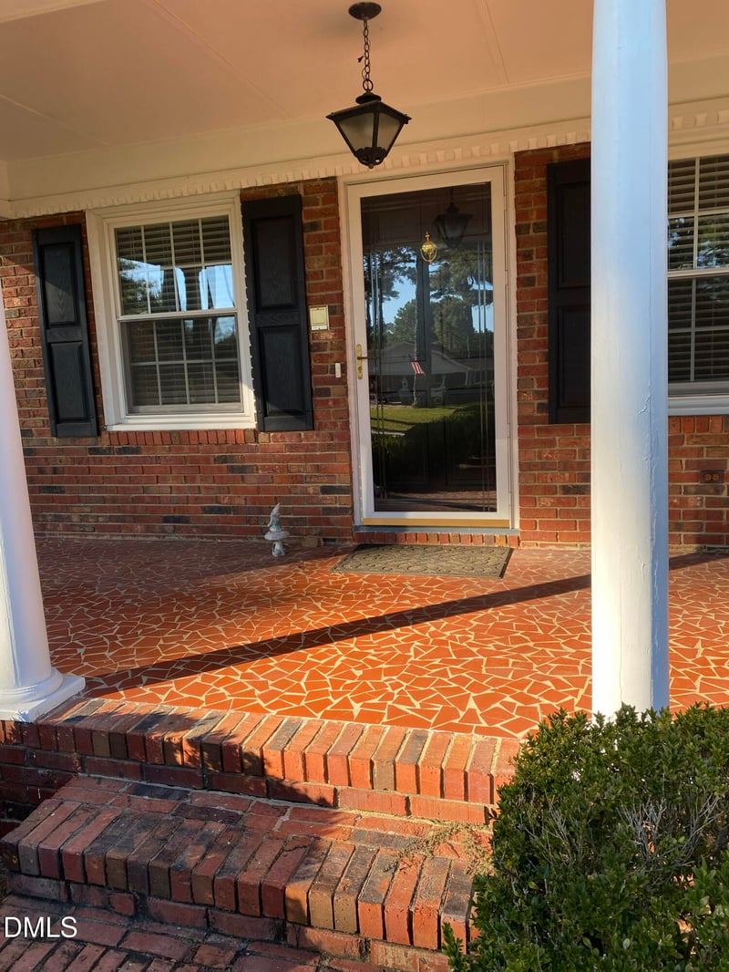 20 Pine St, Lillington, NC 27546