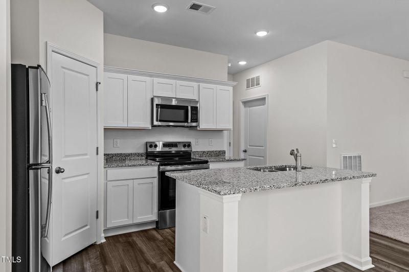 20 Rolling Banks Dr, Louisburg, NC 27549