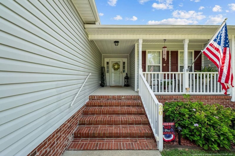 20 Rolling Stone Ct, Sanford, NC 27332
