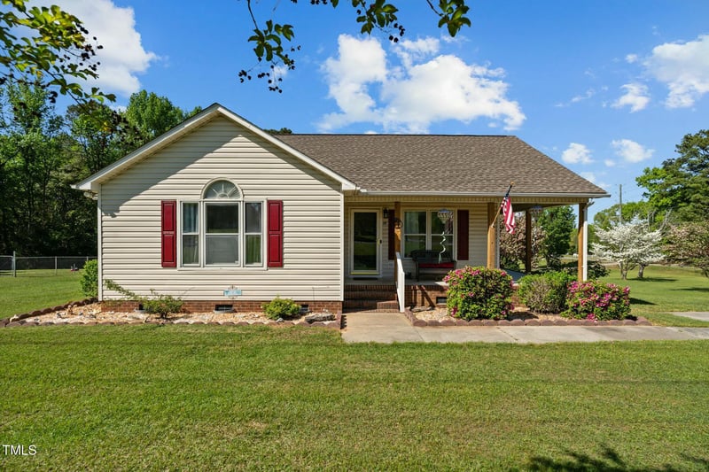 20 Sanders Rd, Benson, NC 27504