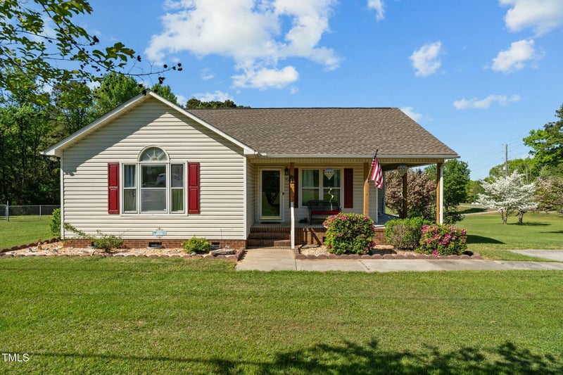 20 Sanders Rd, Benson, NC 27504